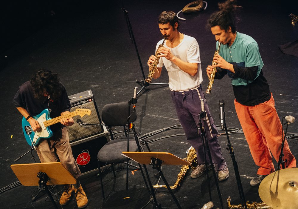 2021 | HUH! © Vitorino Coragem